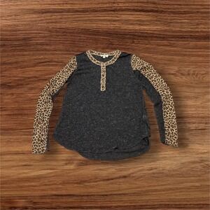 Umgee Womens Charcoal Gray Leopard Print Contrast Henley Top Linen Blend small